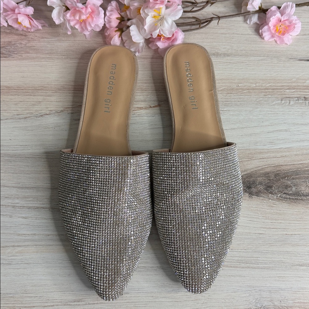 Steve Madden Tania Rhinstone Flats Size 8